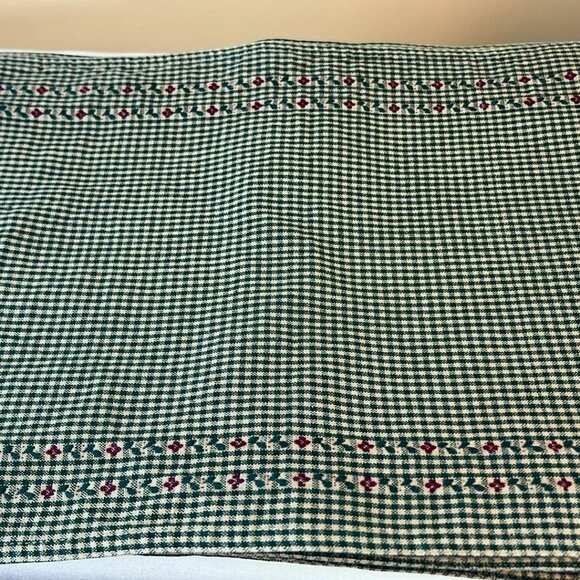 Holiday Decor Bundle Placemats, Pillow Sham and Napkins Green Beige Gingham - Picture 9 of 9